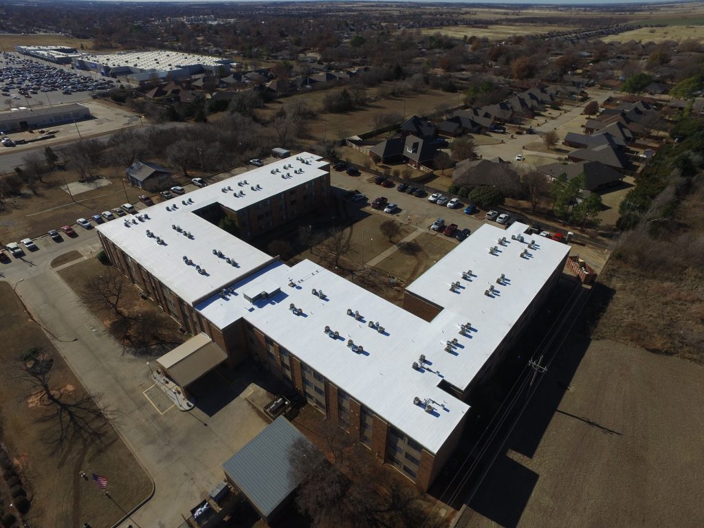 Duncan Plaza
27,200 SQ. FT.
Mechanically Attached 60 Mil TPO Layover system
RC RoofCo was thrilled to be a part of an extensive remodel being performed at this facility. We are proud to have installed a roof system that the tenants here can depend on for years to come.